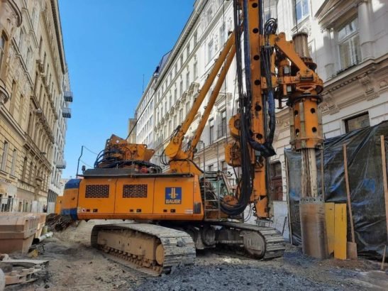 Bauer BG 40 drilling rig