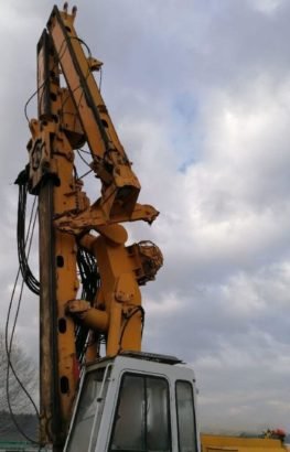 Bauer BG12 drilling rig