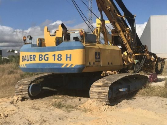 Bauer BG 18 H drilling rig